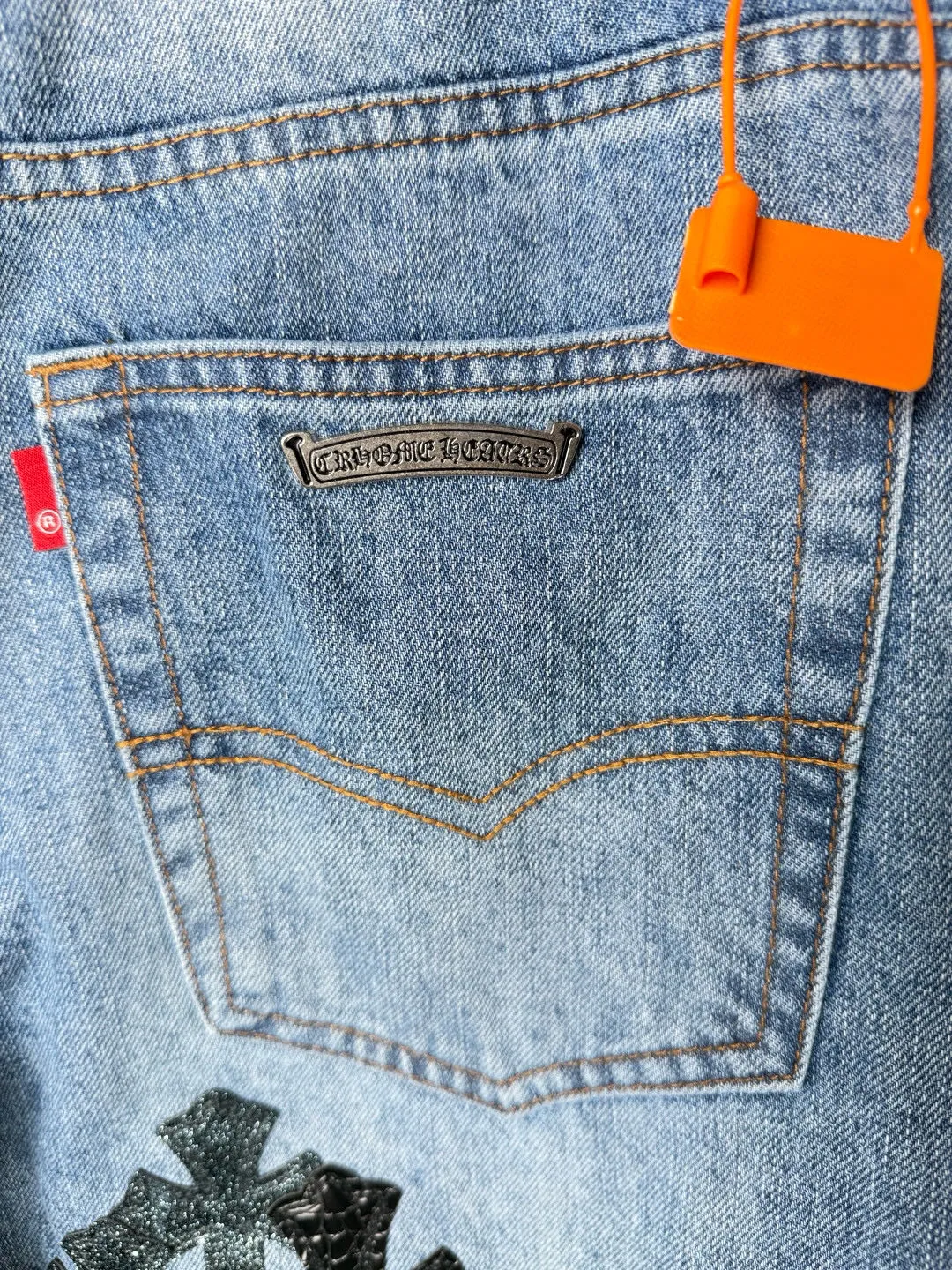 P270 💰 (Top version) Chrome Hearts/Chrome Hearts 25FW CH starry sky leather cross bamboo jeans adopt starry sky theme patchwork elements, mostly in the shape of a cross, with glitter on the leather surface. Unique design, simple and elegant details, exquisite workmanship, the entire trousers are neatly routed, and the details are in place! It’s also so cool that both men and women can easily control it. It’s a gender-neutral trendy up version. Color: blue Size: 28-30-32-34-36 (corresponds to S-M-L-XL-XXL)